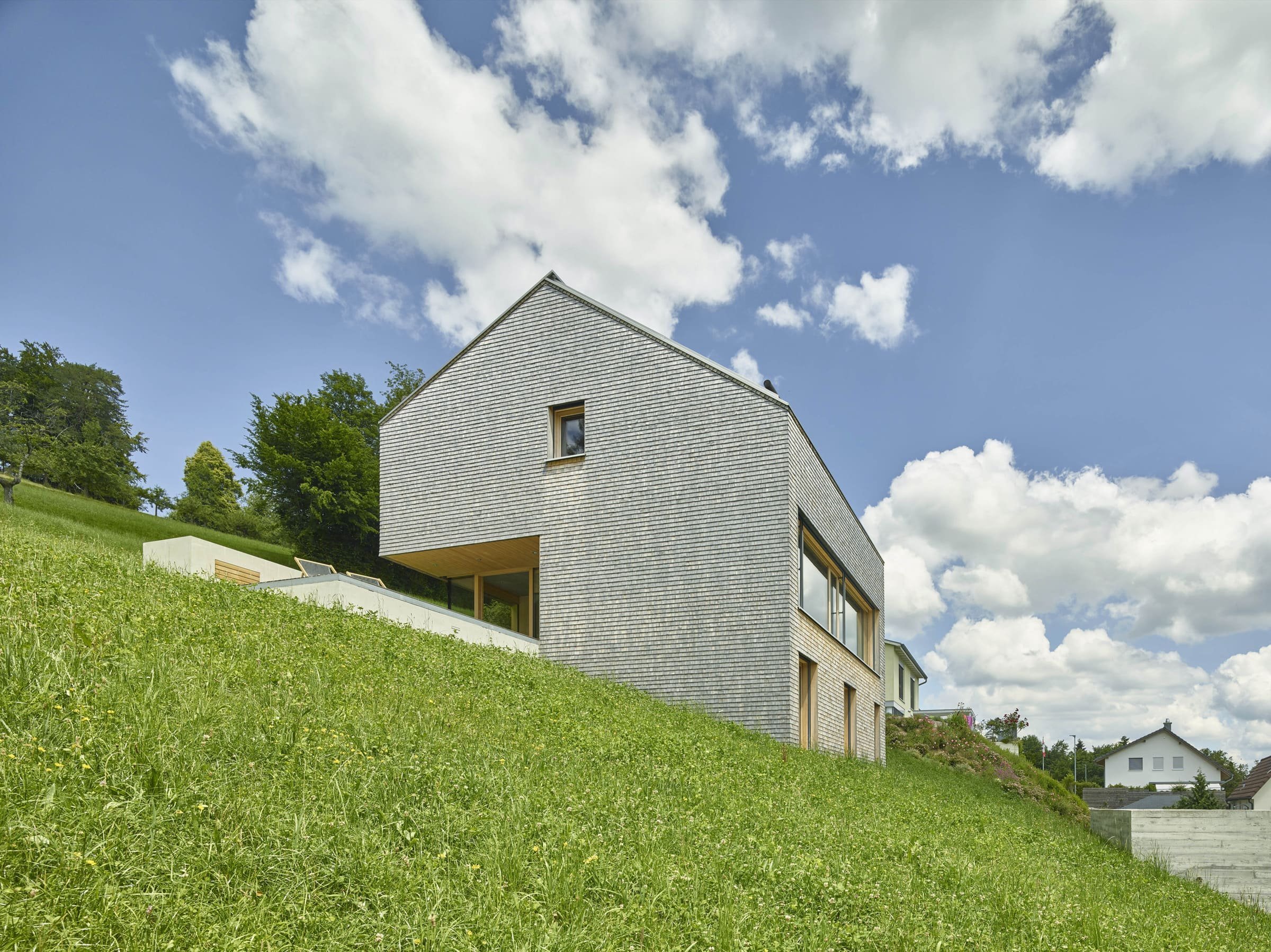 Pasivní rodinný dům ve strmém svahu