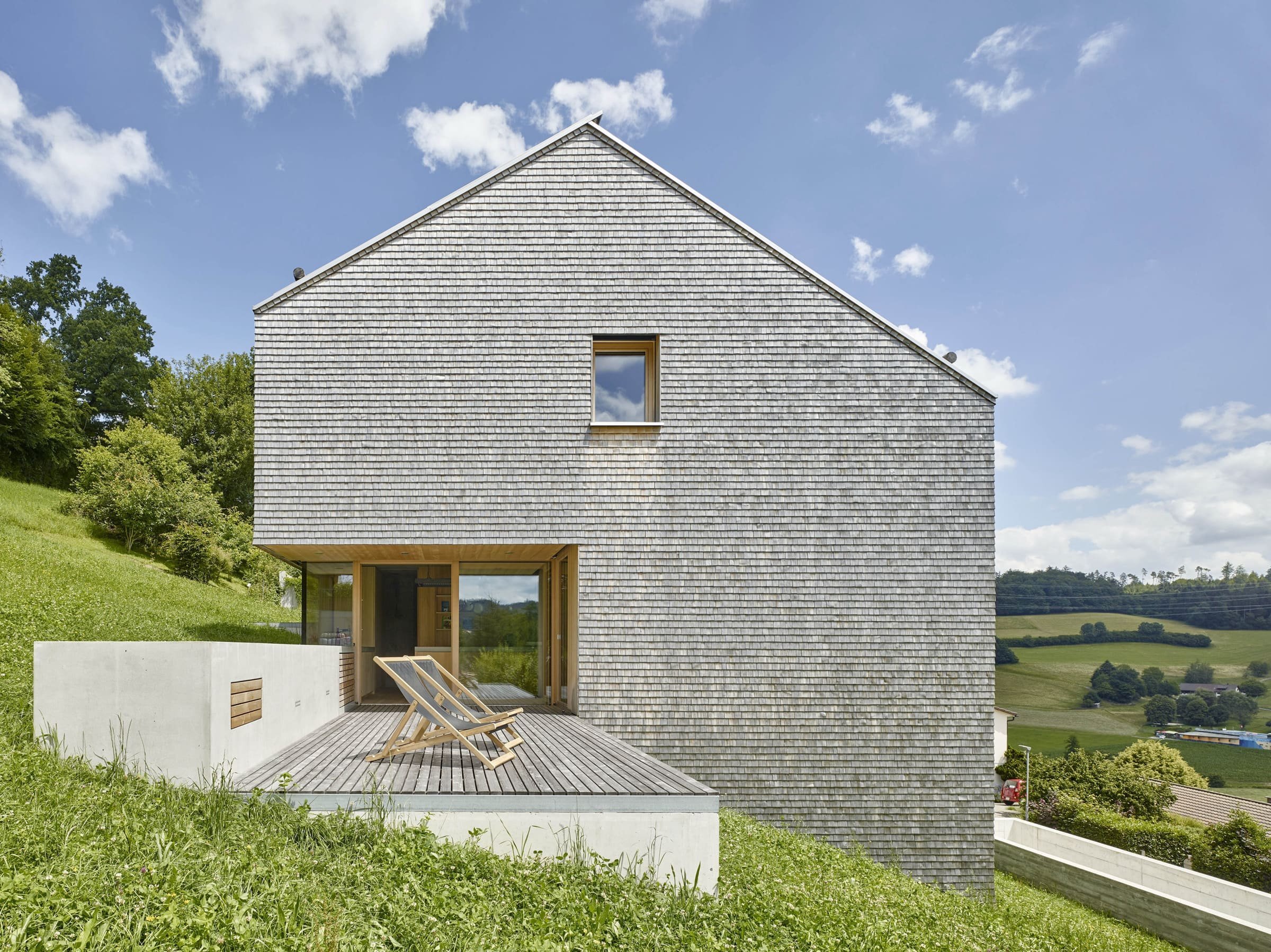 Pasivní rodinný dům ve strmém svahu