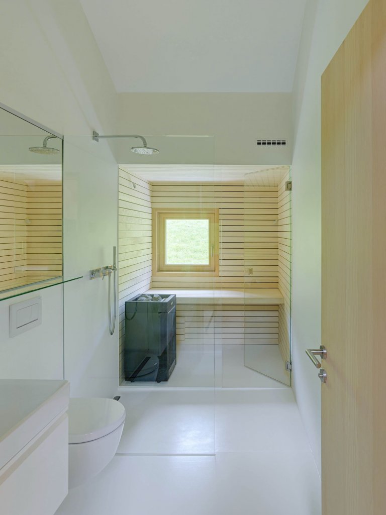 Pasivní rodinný dům ve strmém svahu