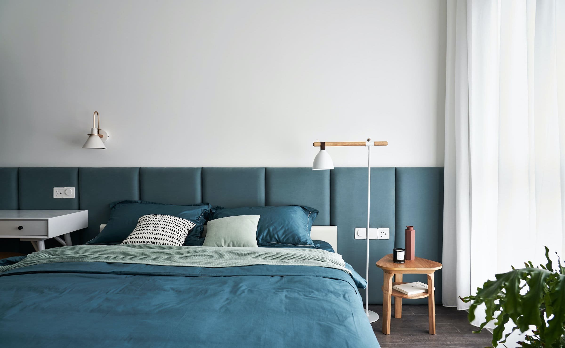 Podkrovní bydlení s galerií v pastelových barvách