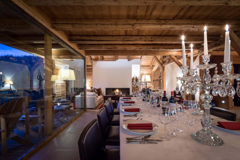 Pohádková chata v Alpách stojí v létě za návštěvu