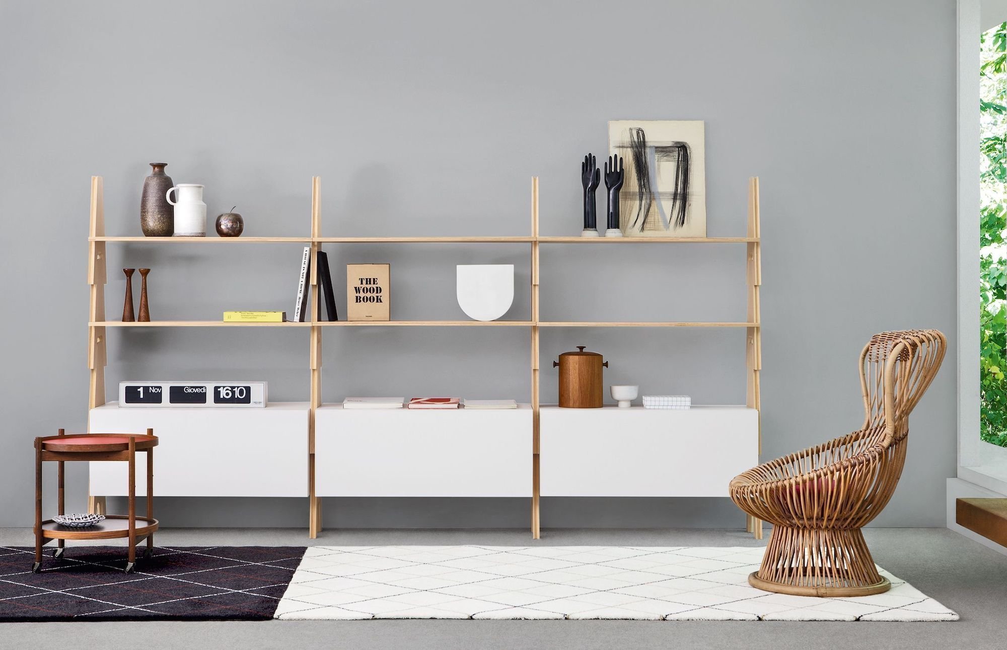 Police na knihy jako výstřelek designérů