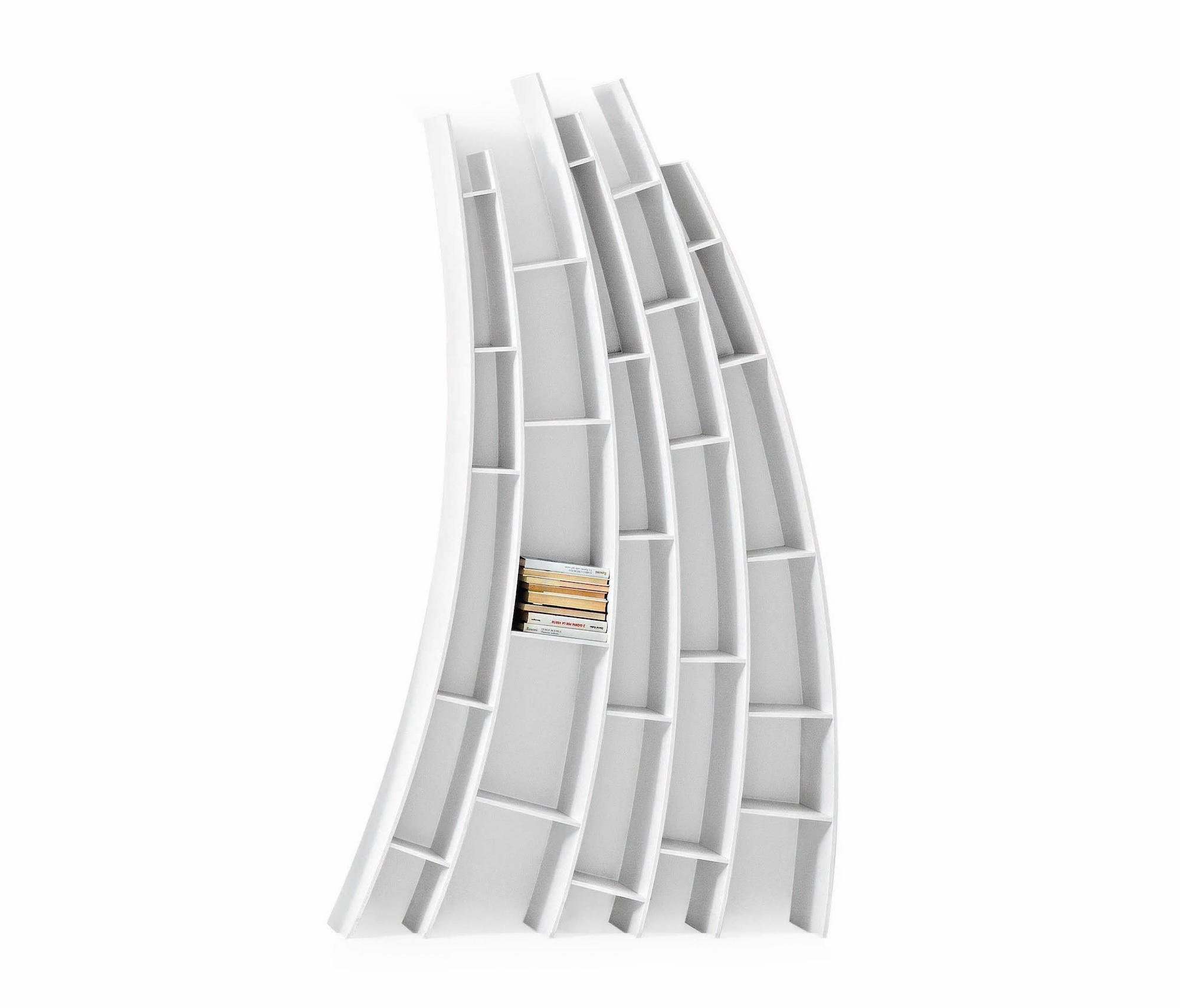 Police na knihy jako výstřelek designérů