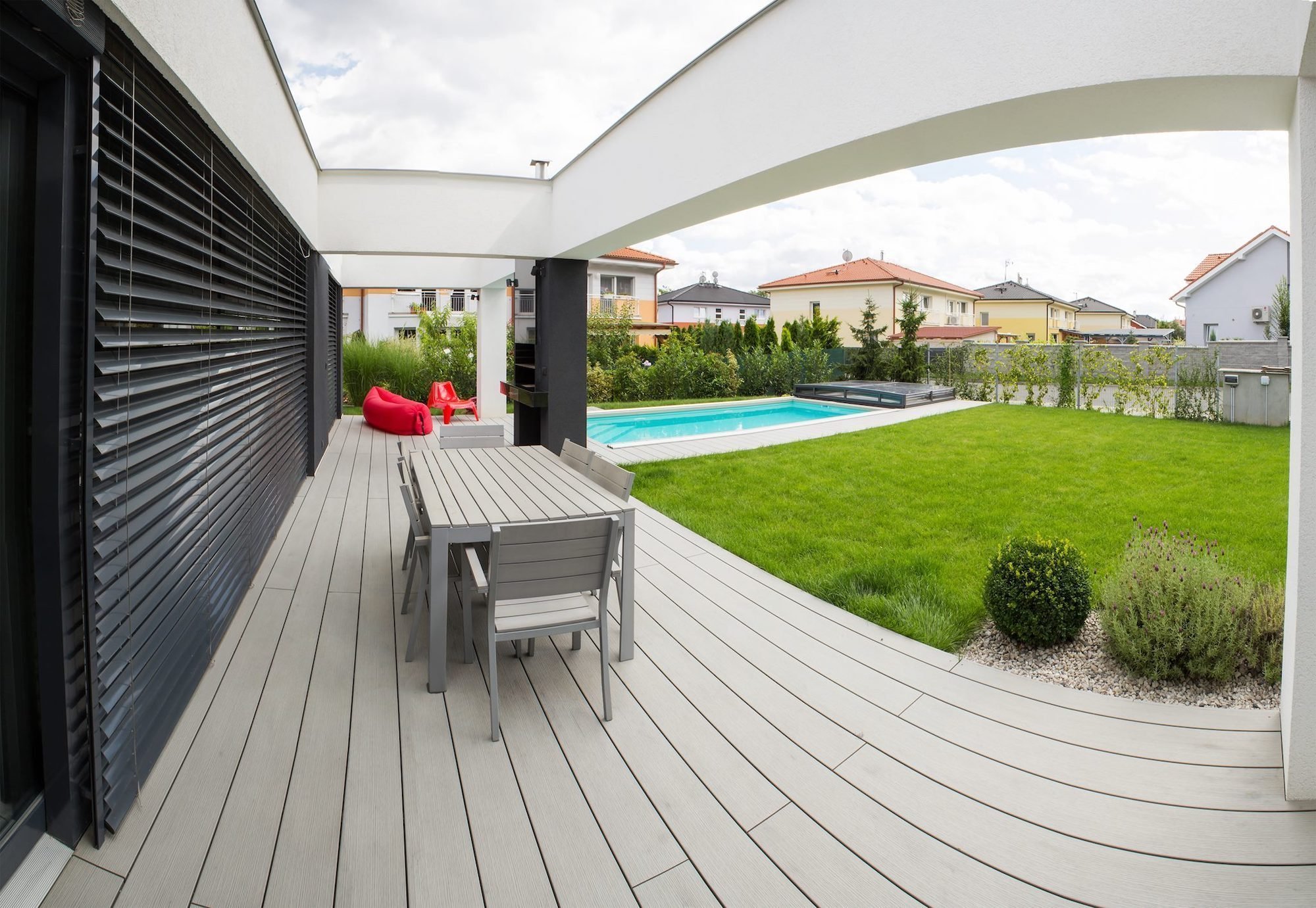 Pořiďte si bezúdržbovou terasu