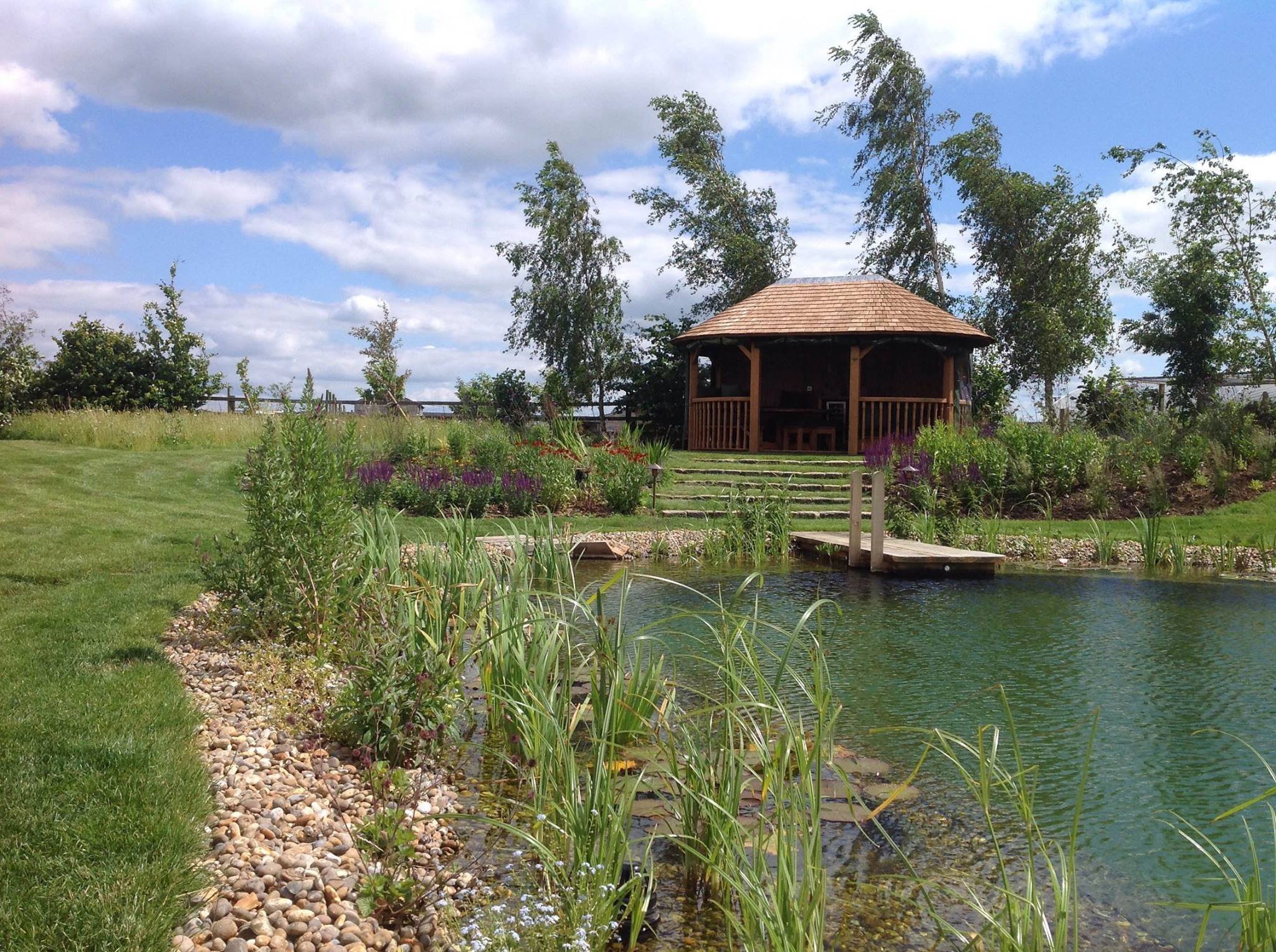 Přírodní koupací jezírko – kouzelný biotop bez chemie