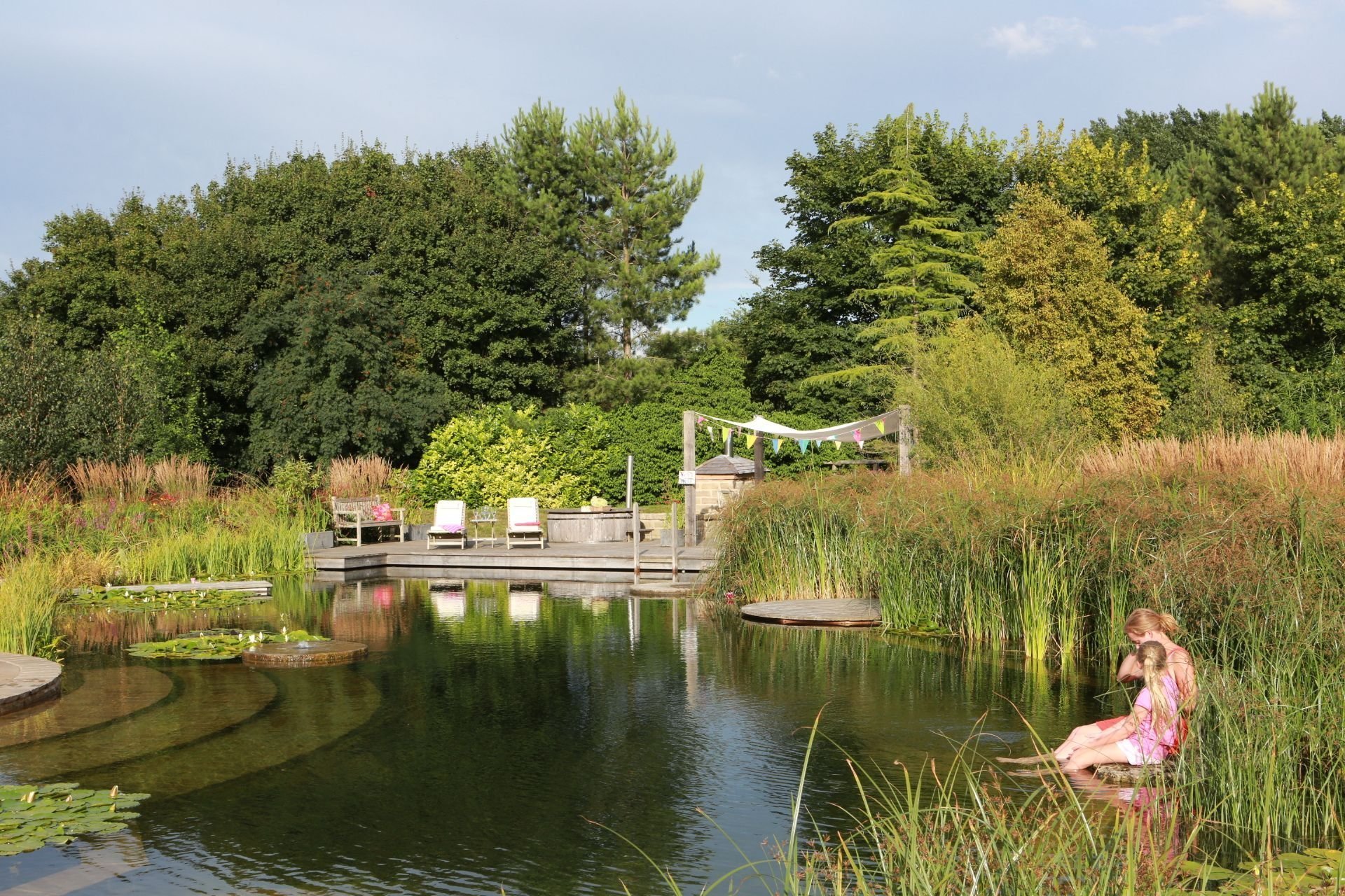 Přírodní koupací jezírko – kouzelný biotop bez chemie