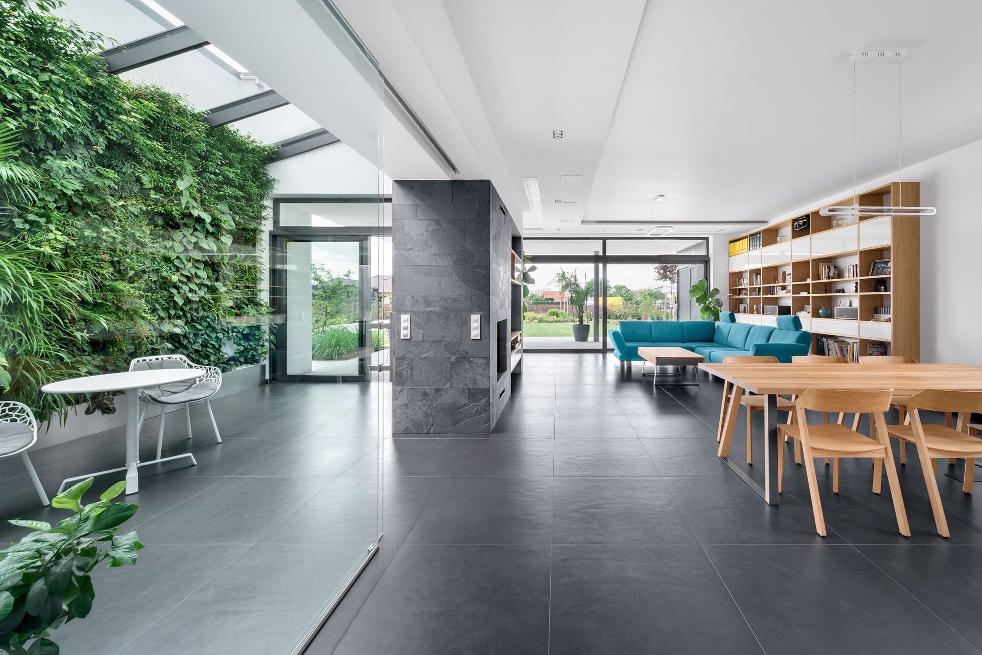 Přízemní dům se zimní zahradou