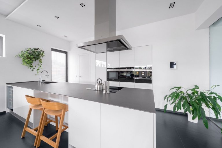 Přízemní dům se zimní zahradou