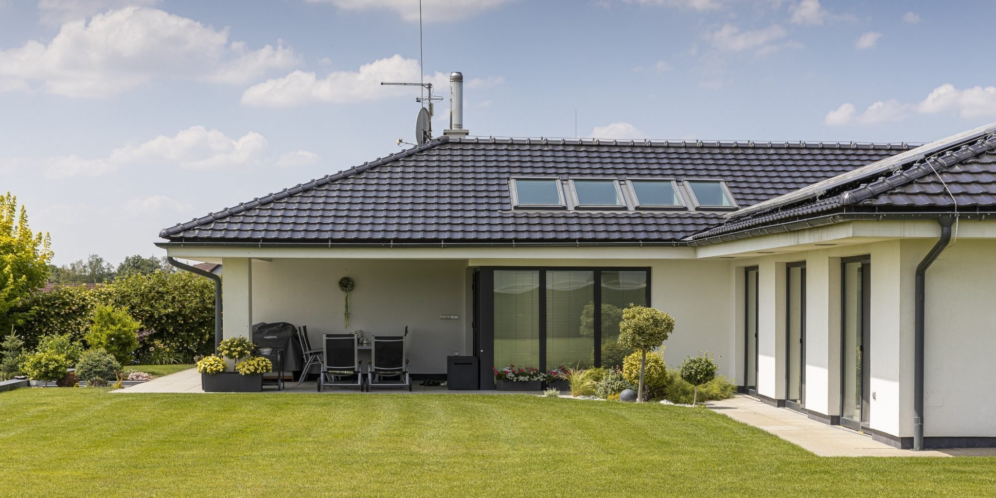 Proč vybrat na střechu keramickou střešní krytinu?