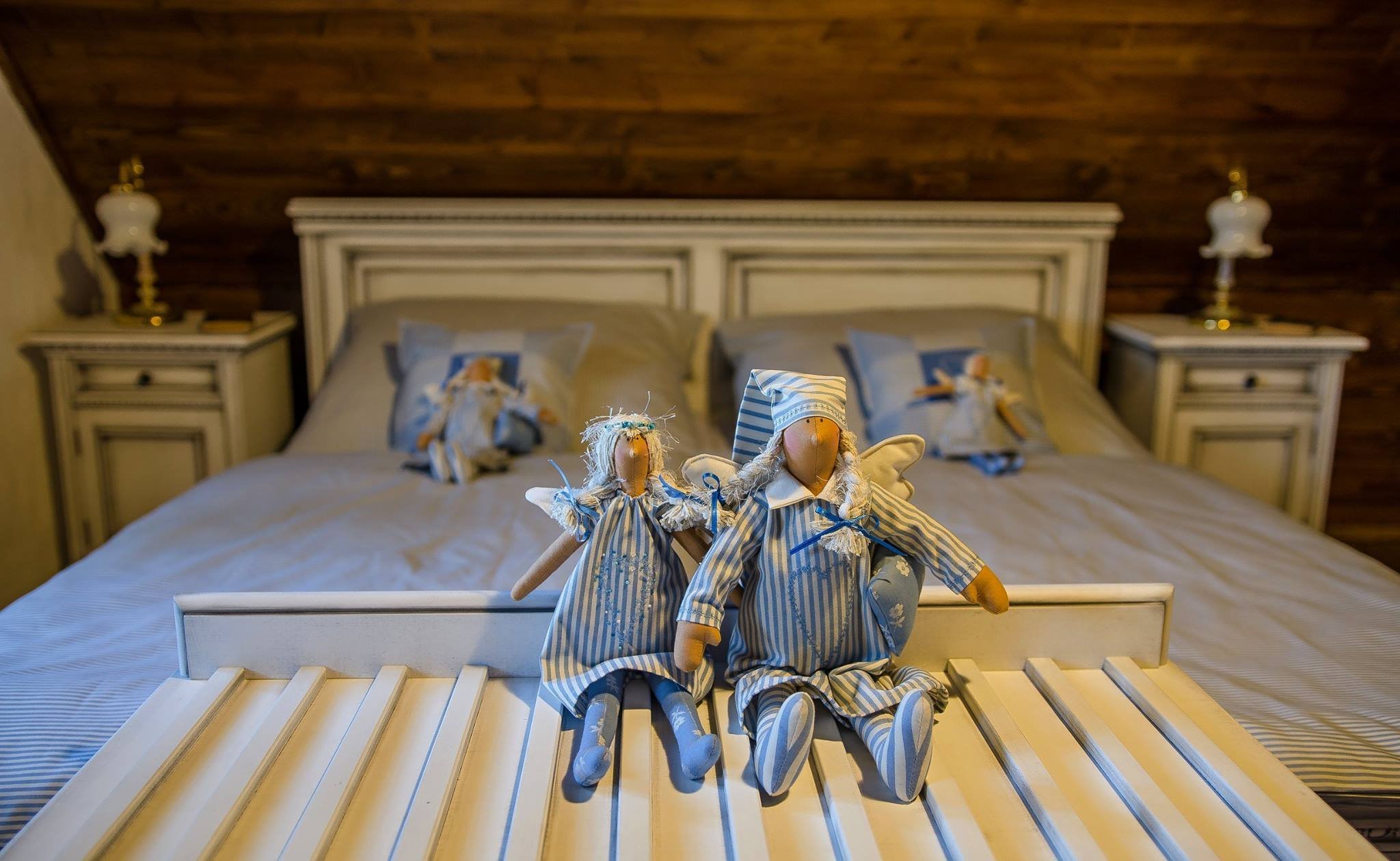 Půvabná roubenka s plastovým šindelem