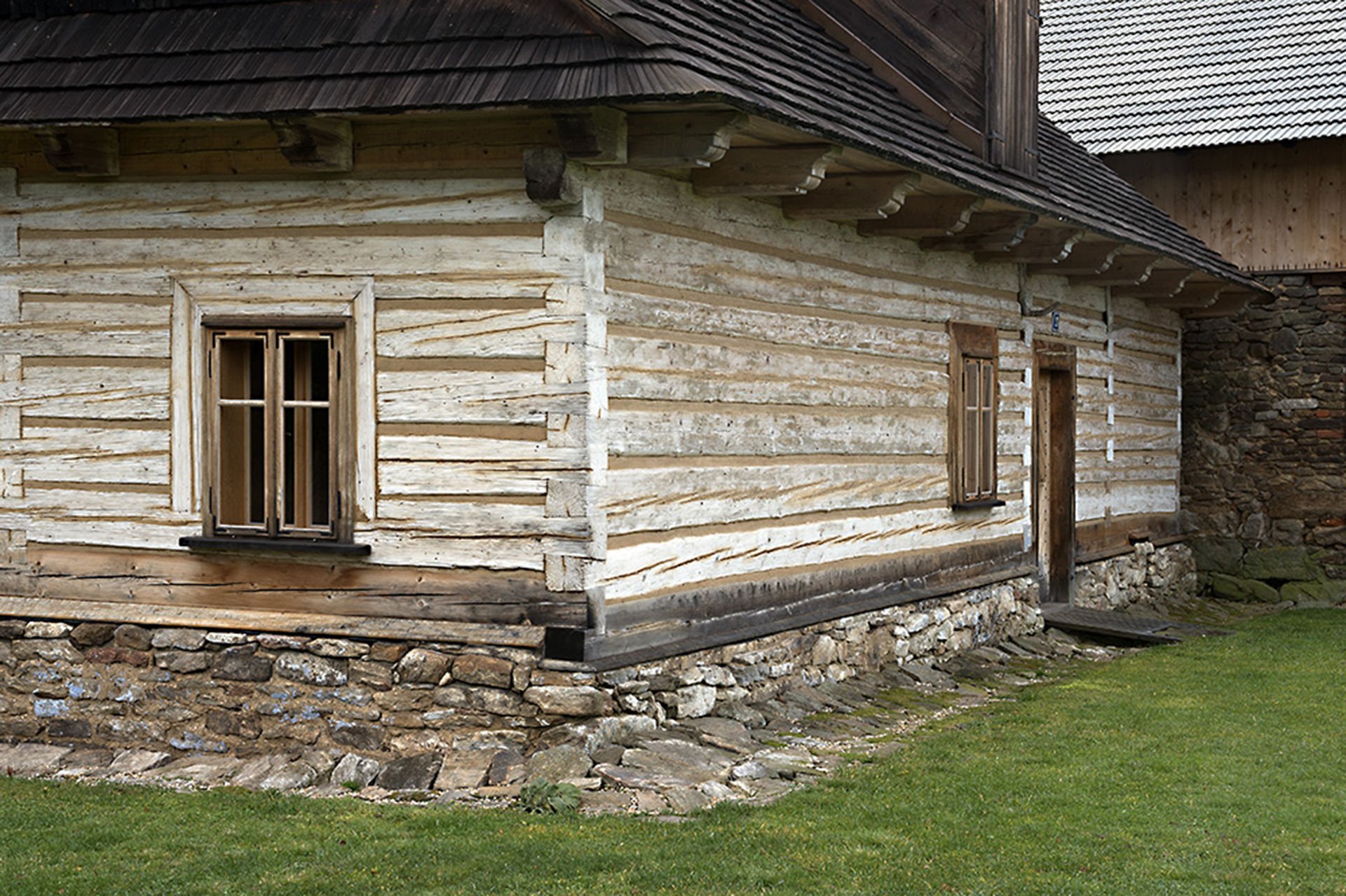 Rekonstrukce památkově chráněné roubenky z roku 1740