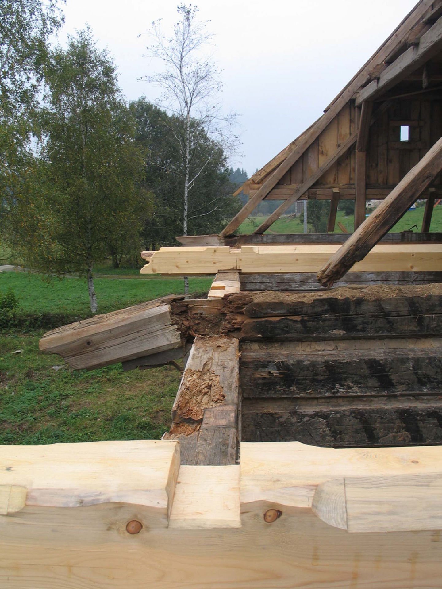 Rekonstrukce památkově chráněné roubenky z roku 1740