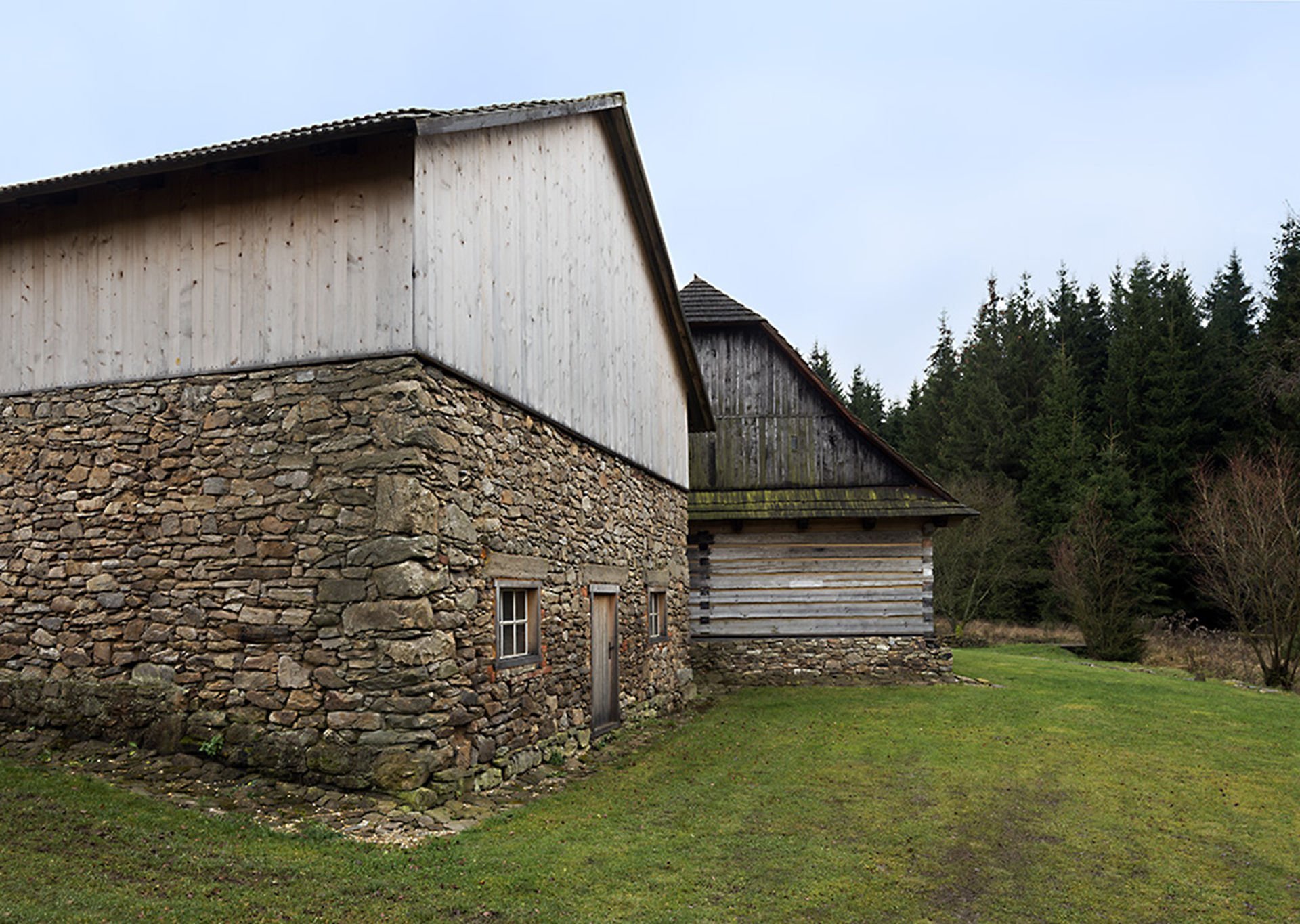 Rekonstrukce památkově chráněné roubenky z roku 1740