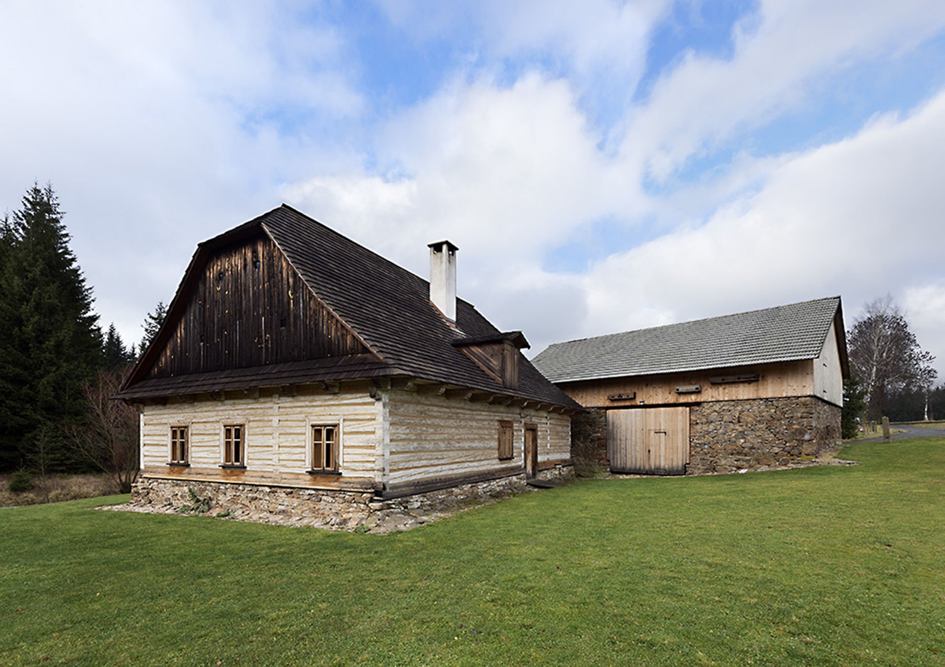 Rekonstrukce památkově chráněné roubenky z roku 1740