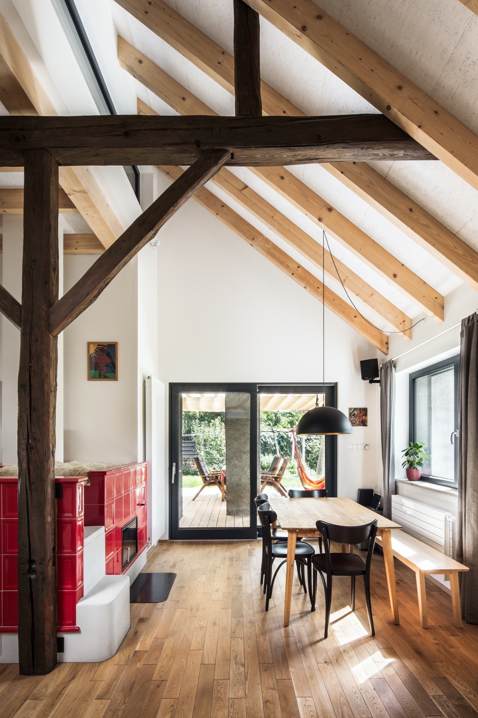 Rekonstrukce stoletého rodinného domu se stodolou