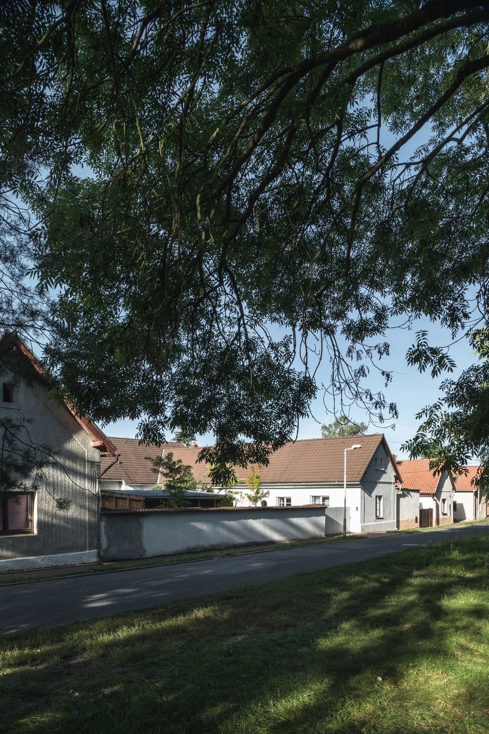 Rekonstrukce stoletého rodinného domu se stodolou
