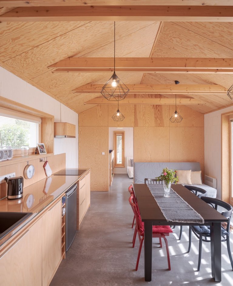 Rekreační domek vdechl zapomenuté zahradě nový život