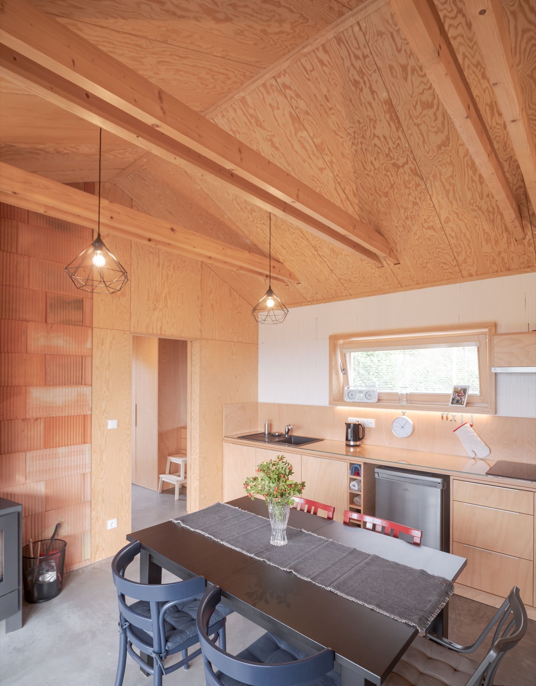 Rekreační domek vdechl zapomenuté zahradě nový život