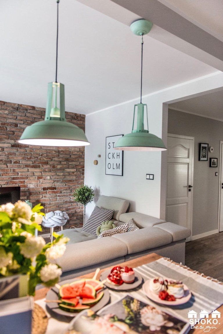 Retro se skandinávskými prvky a růžovými akcenty