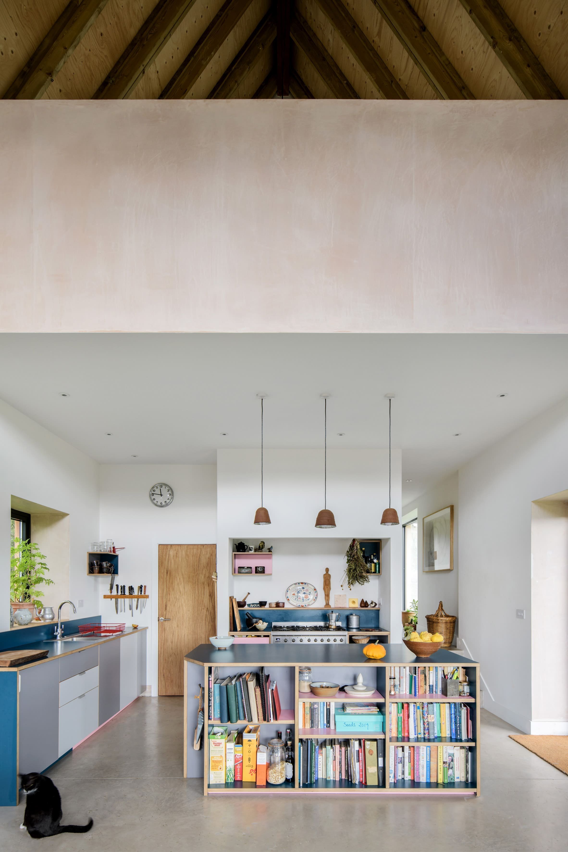 Rodinný dům na okraji malé dědiny v údolí