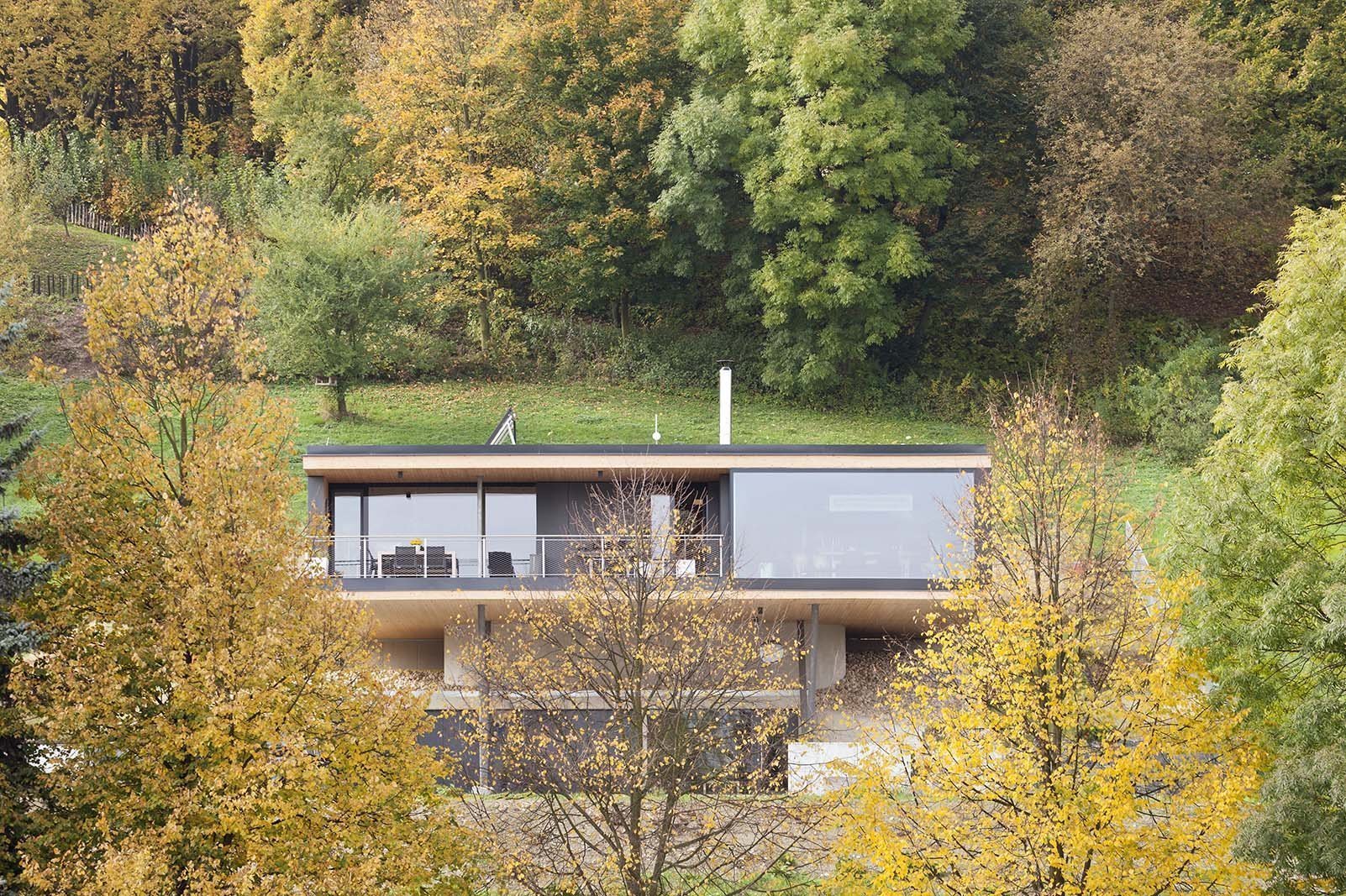 Rodinný dům nad prudkým terénem