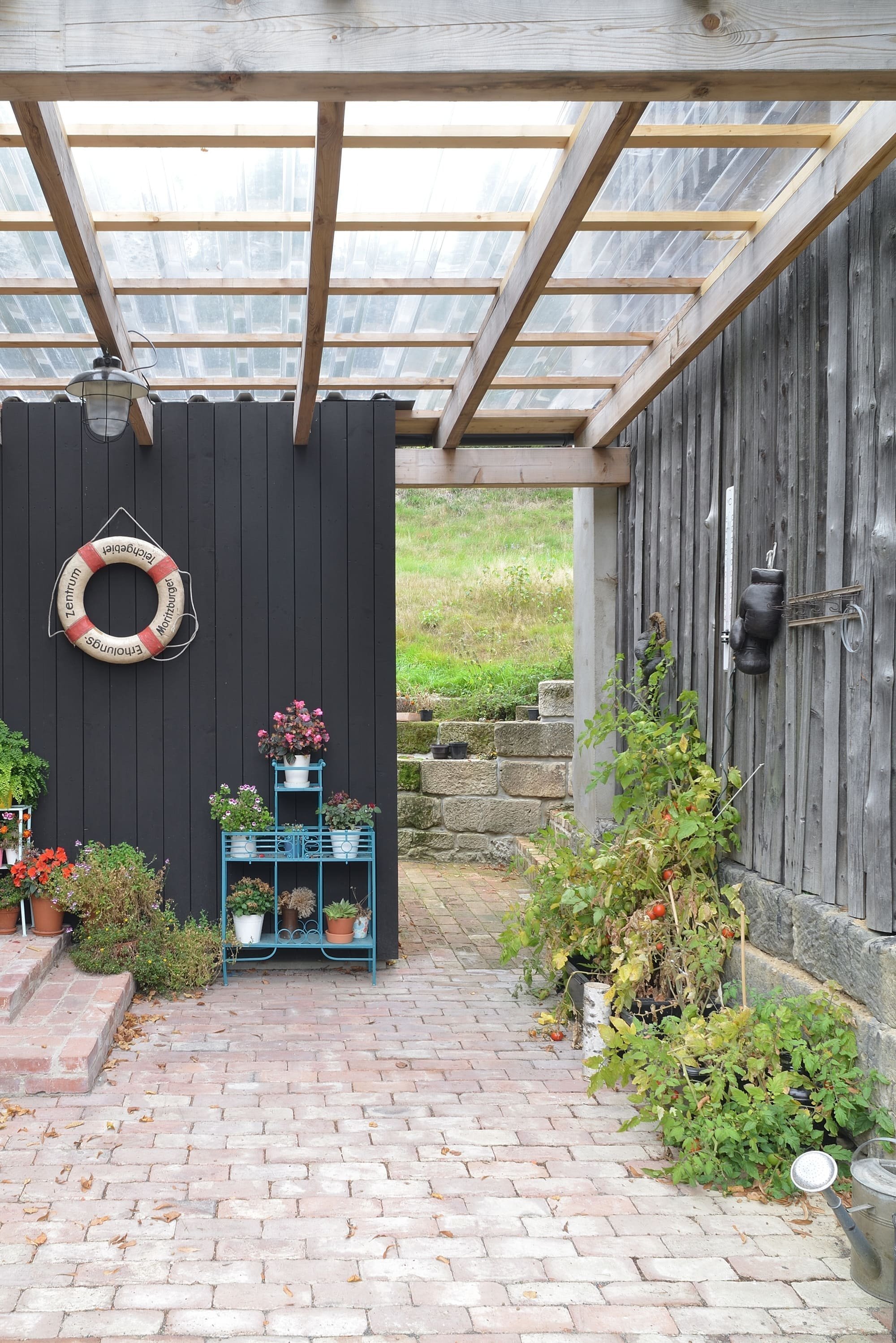 Rodinný dům se starou stodolou a vzrostlou lípou