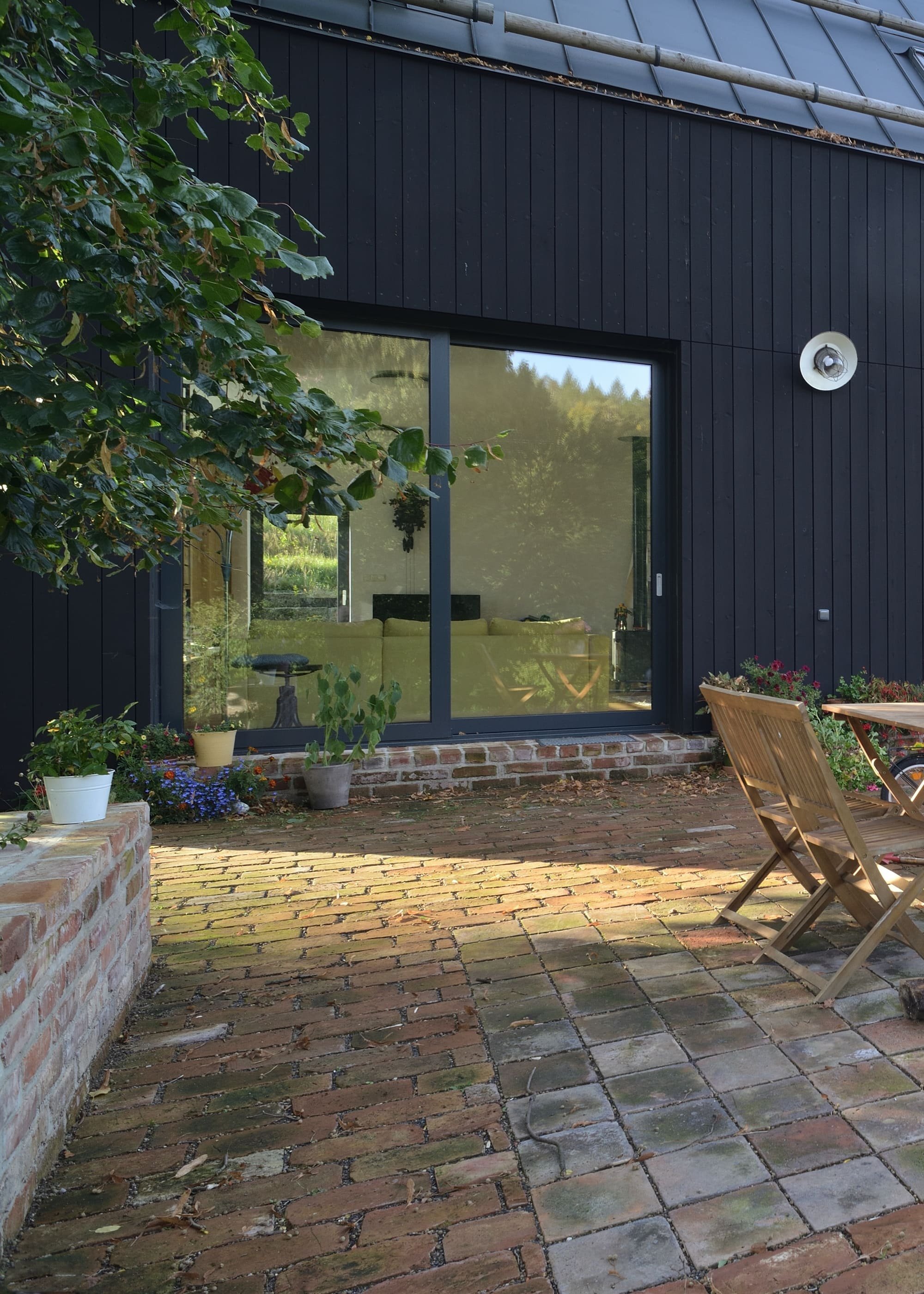 Rodinný dům se starou stodolou a vzrostlou lípou