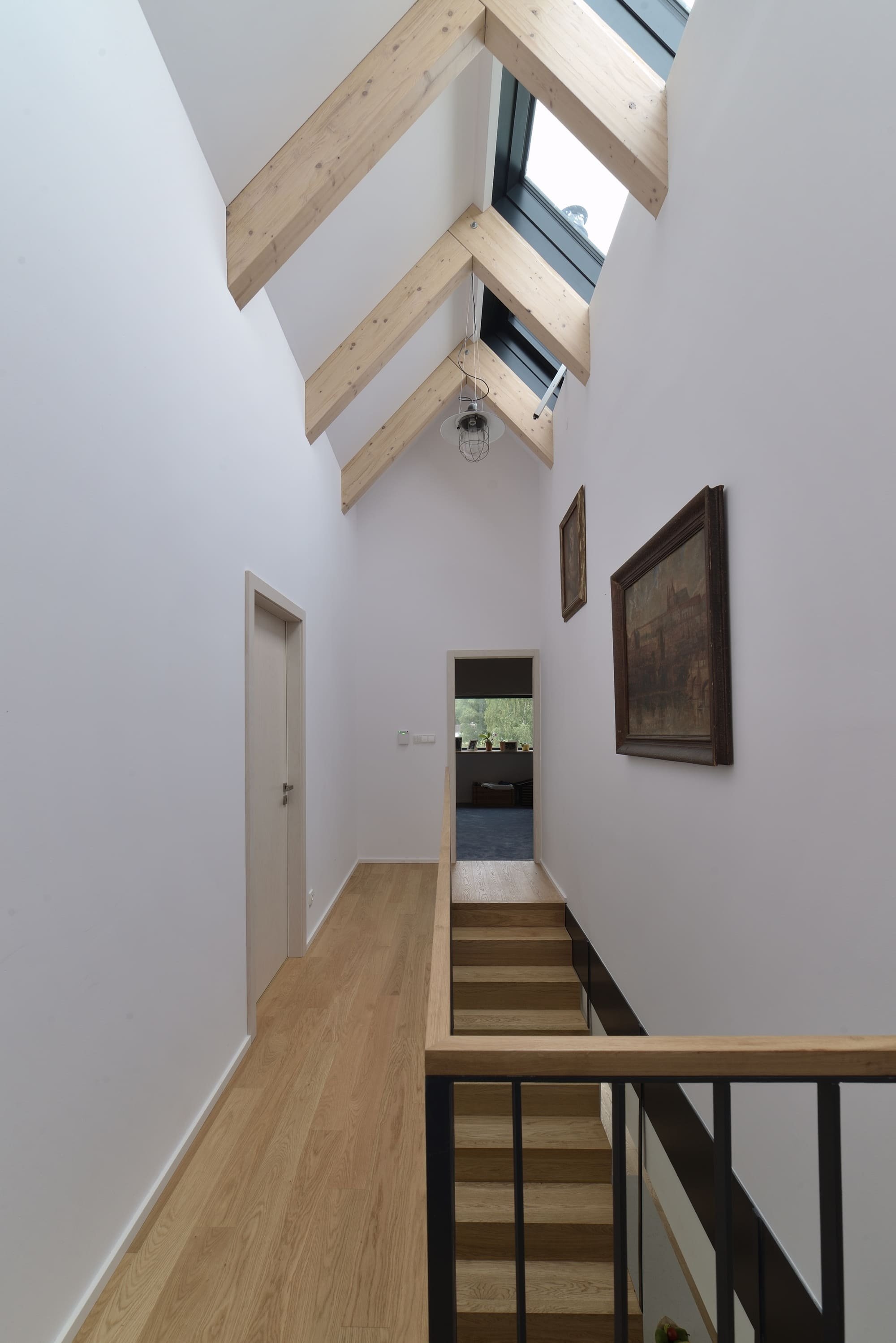 Rodinný dům se starou stodolou a vzrostlou lípou