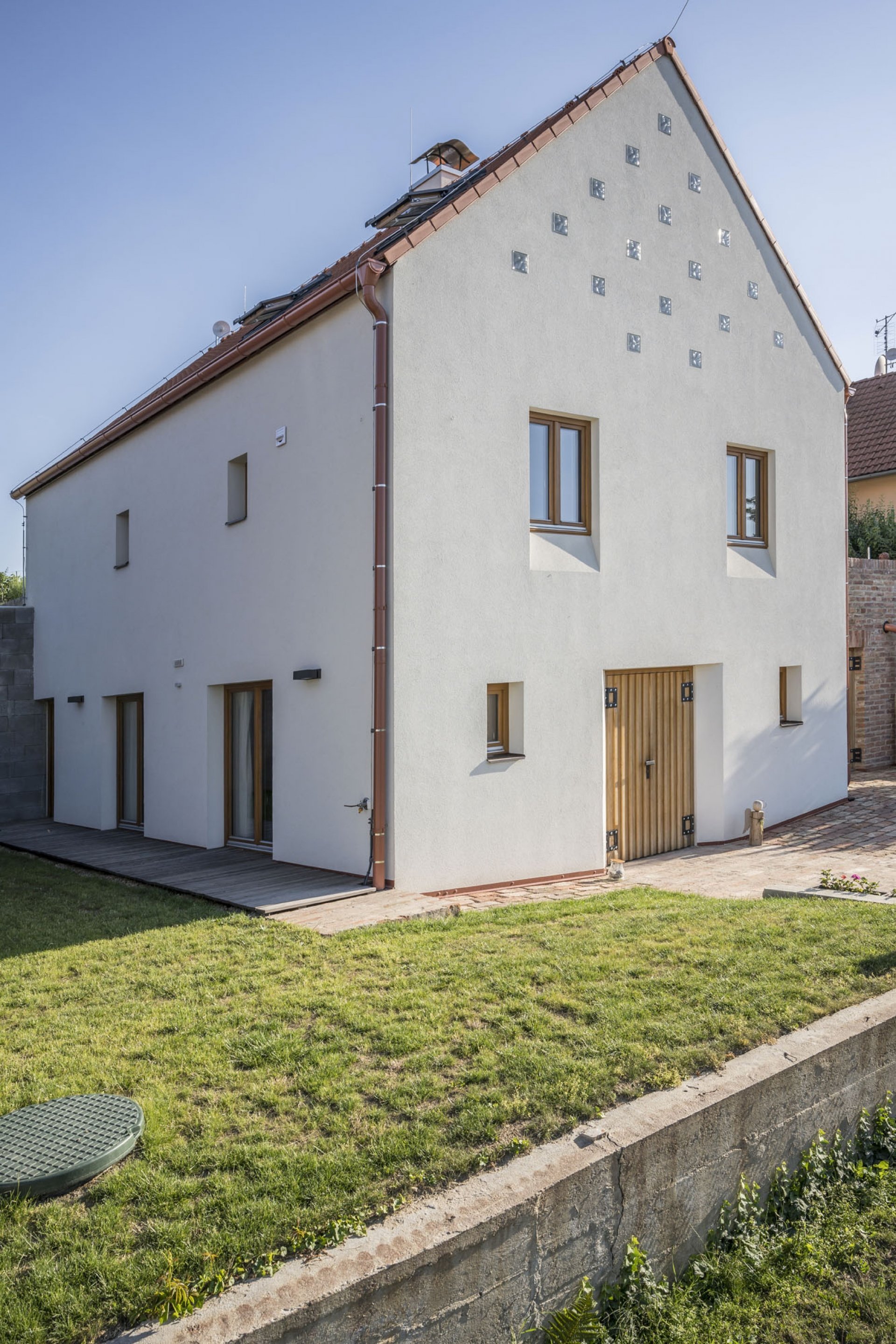 Rodinný dům uprostřed starodávných sklepů