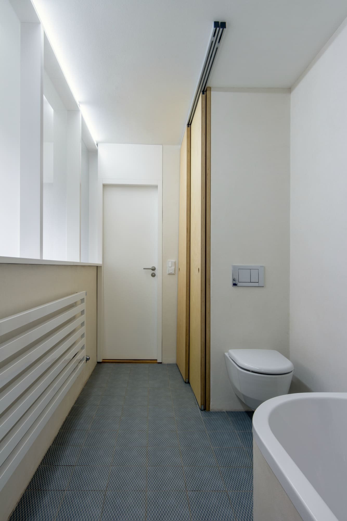 Rodinný dům v divoké zahradě se sklípkem ve skále