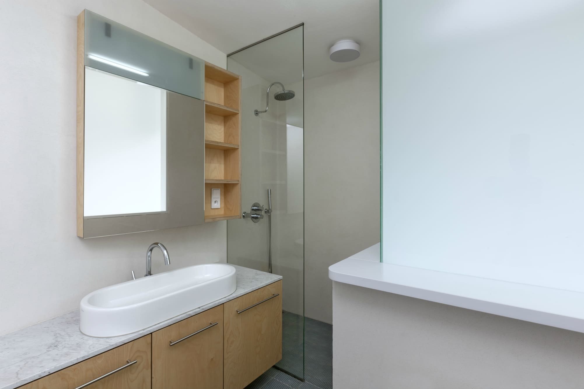 Rodinný dům v divoké zahradě se sklípkem ve skále