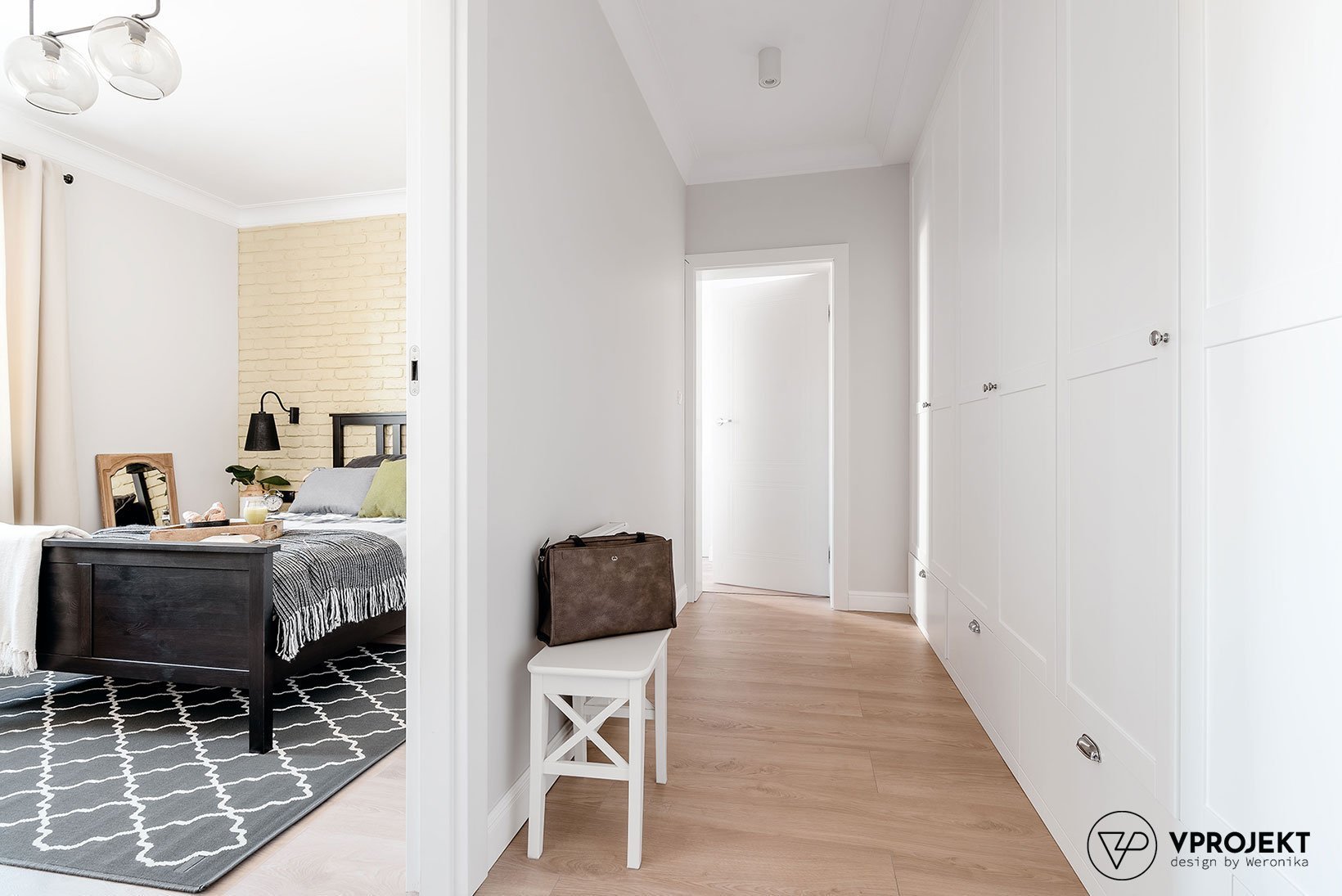 Rustikální interiér v bílé barvě