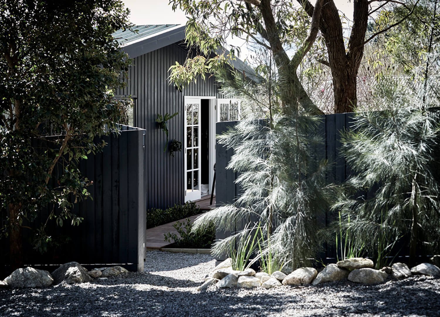 Skandinávský interiér v černobílé kombinaci