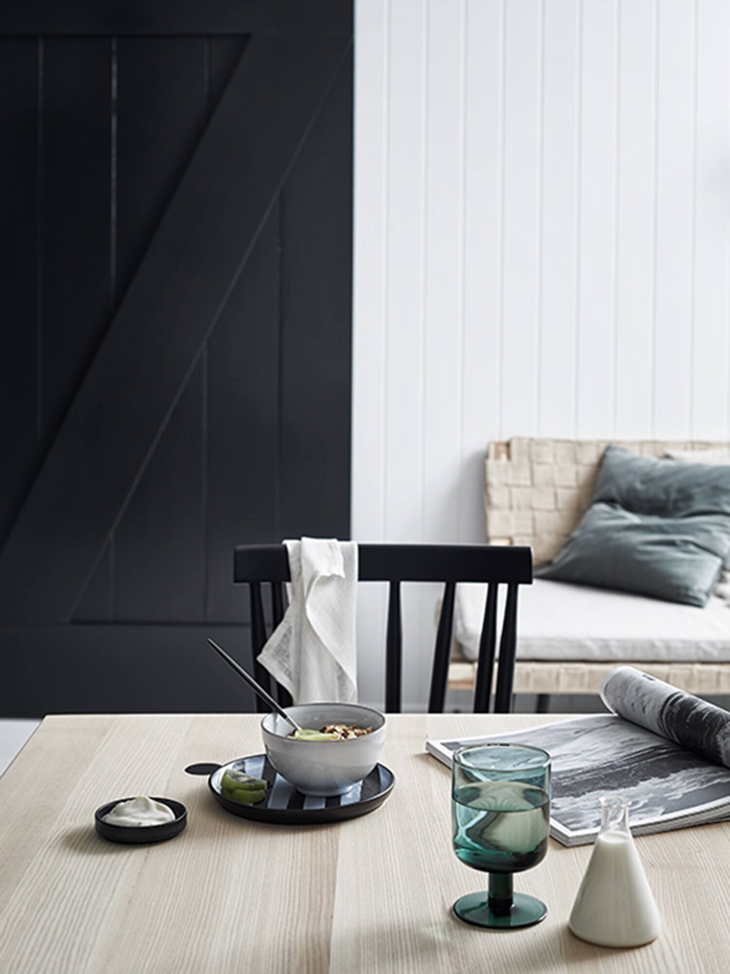 Skandinávský interiér v černobílé kombinaci