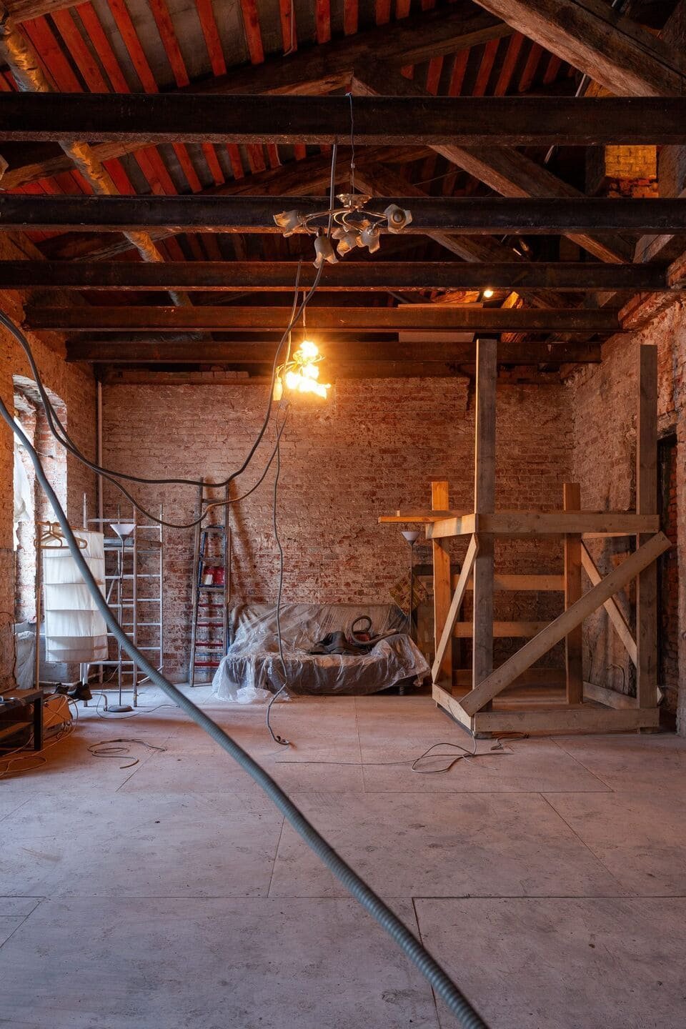 Stoleté dřevěné trámy určily charakter rekonstrukce