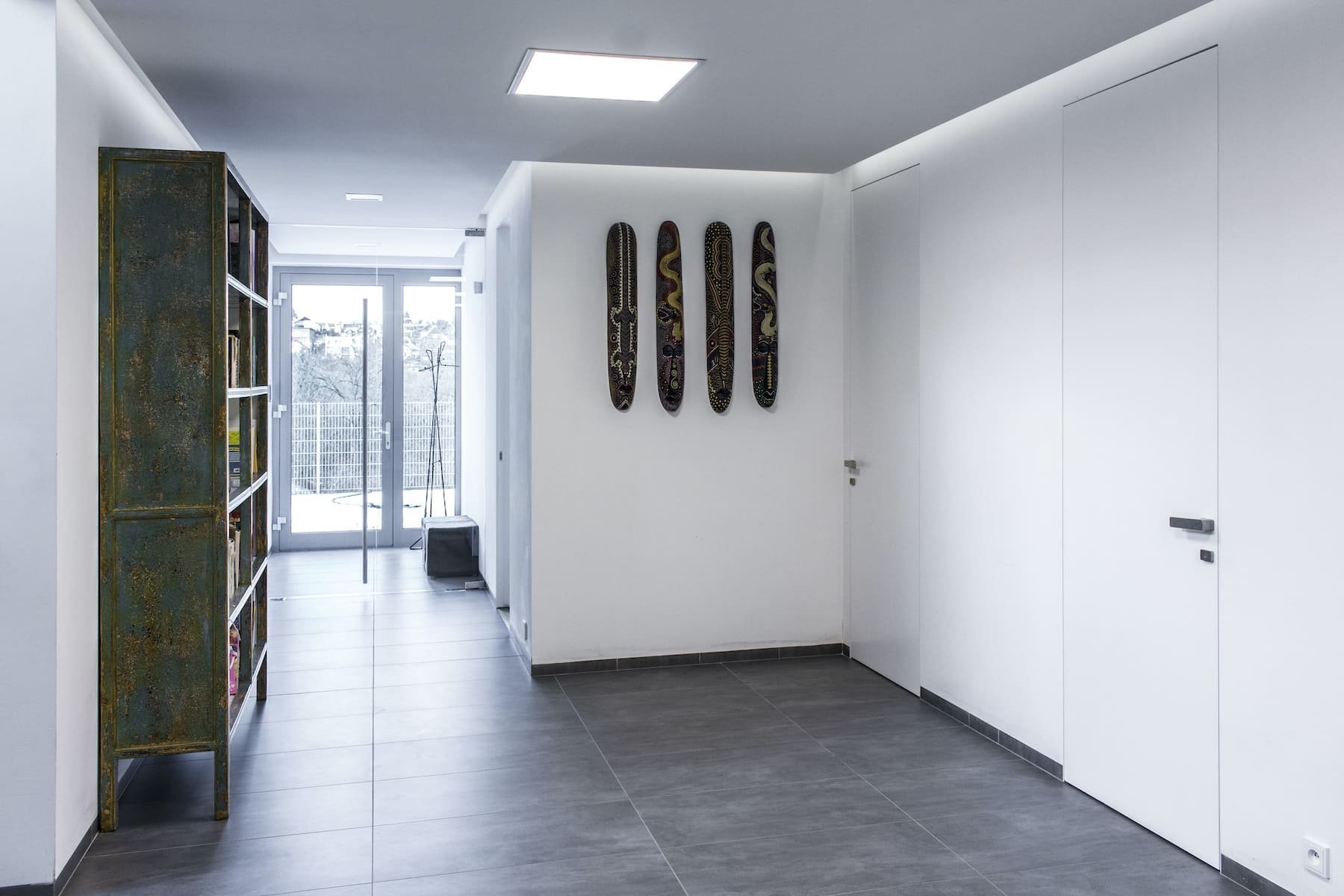 Trendem interiérových dveří jsou skryté zárubně