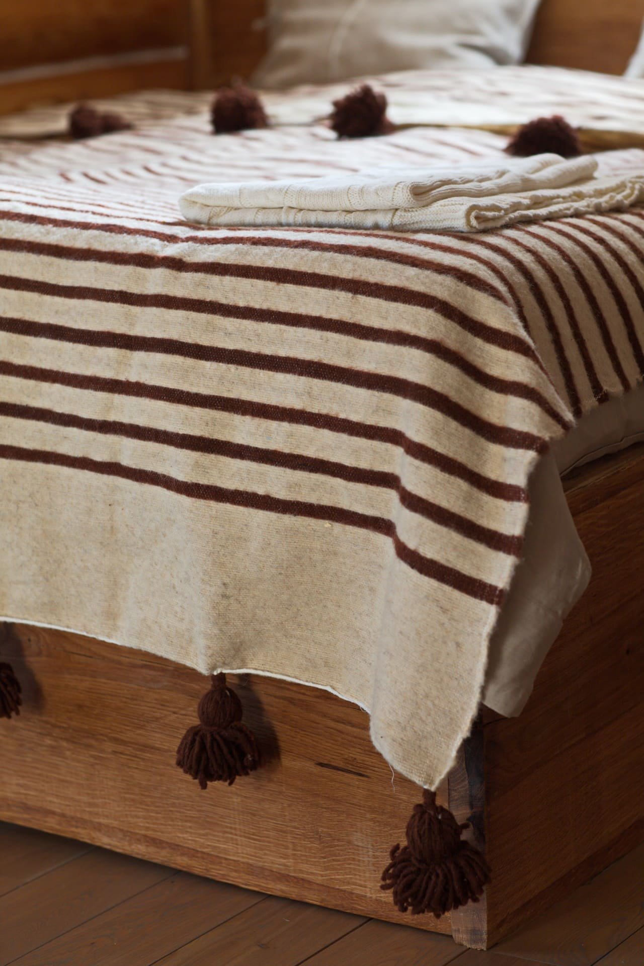 Útulný interiér srubu na Slovensku