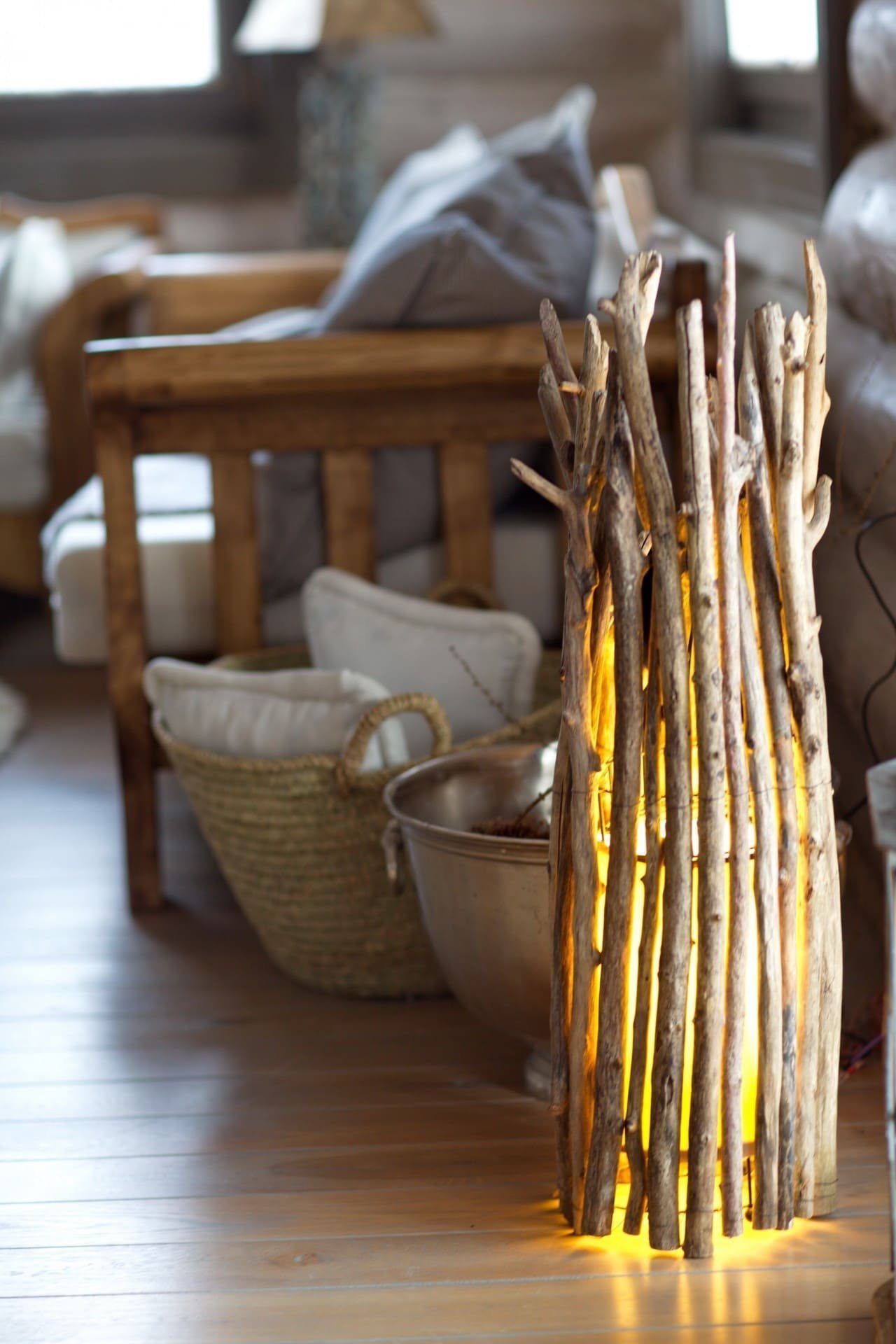 Útulný interiér srubu na Slovensku