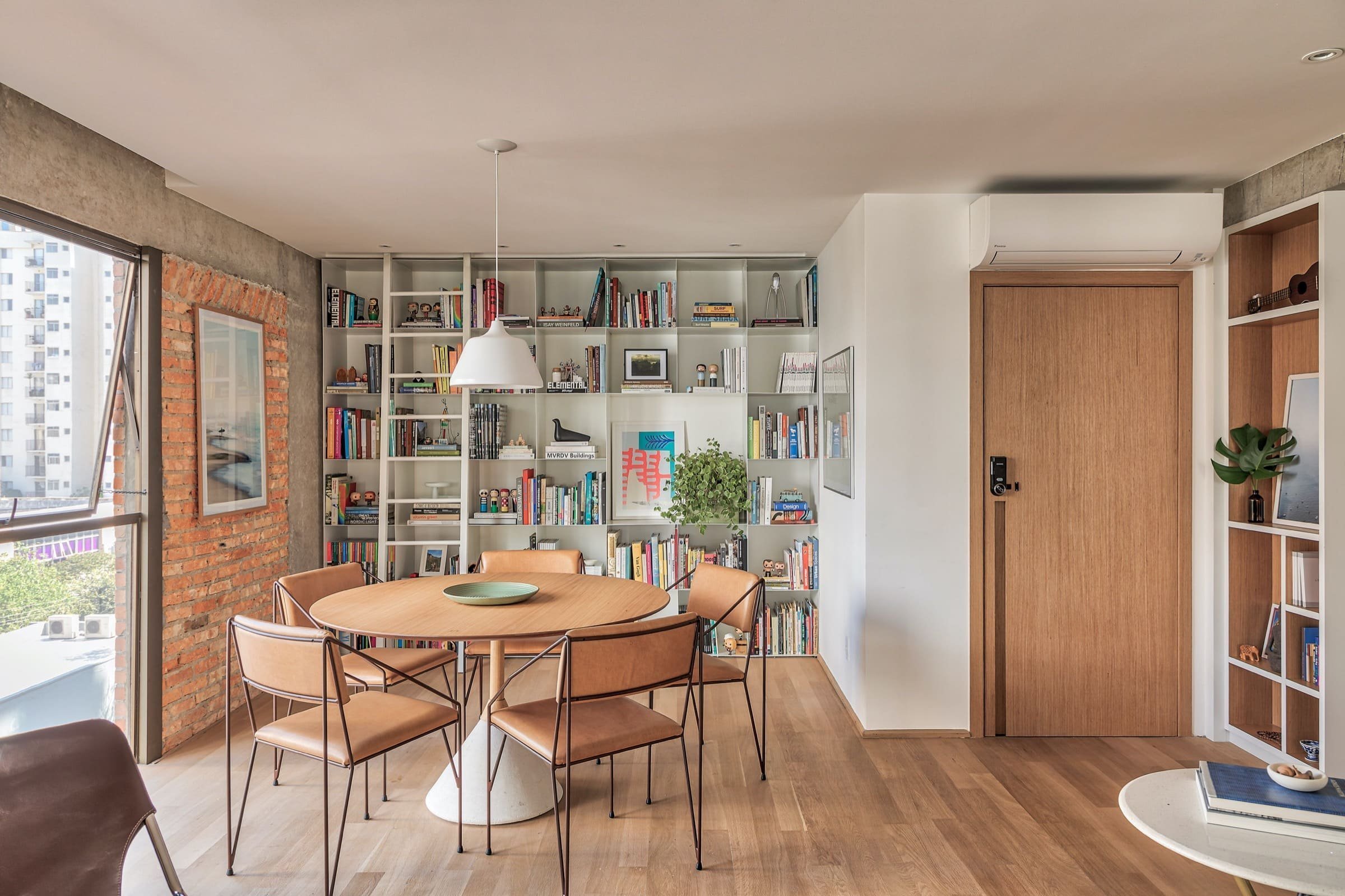 V hlavní roli cihly