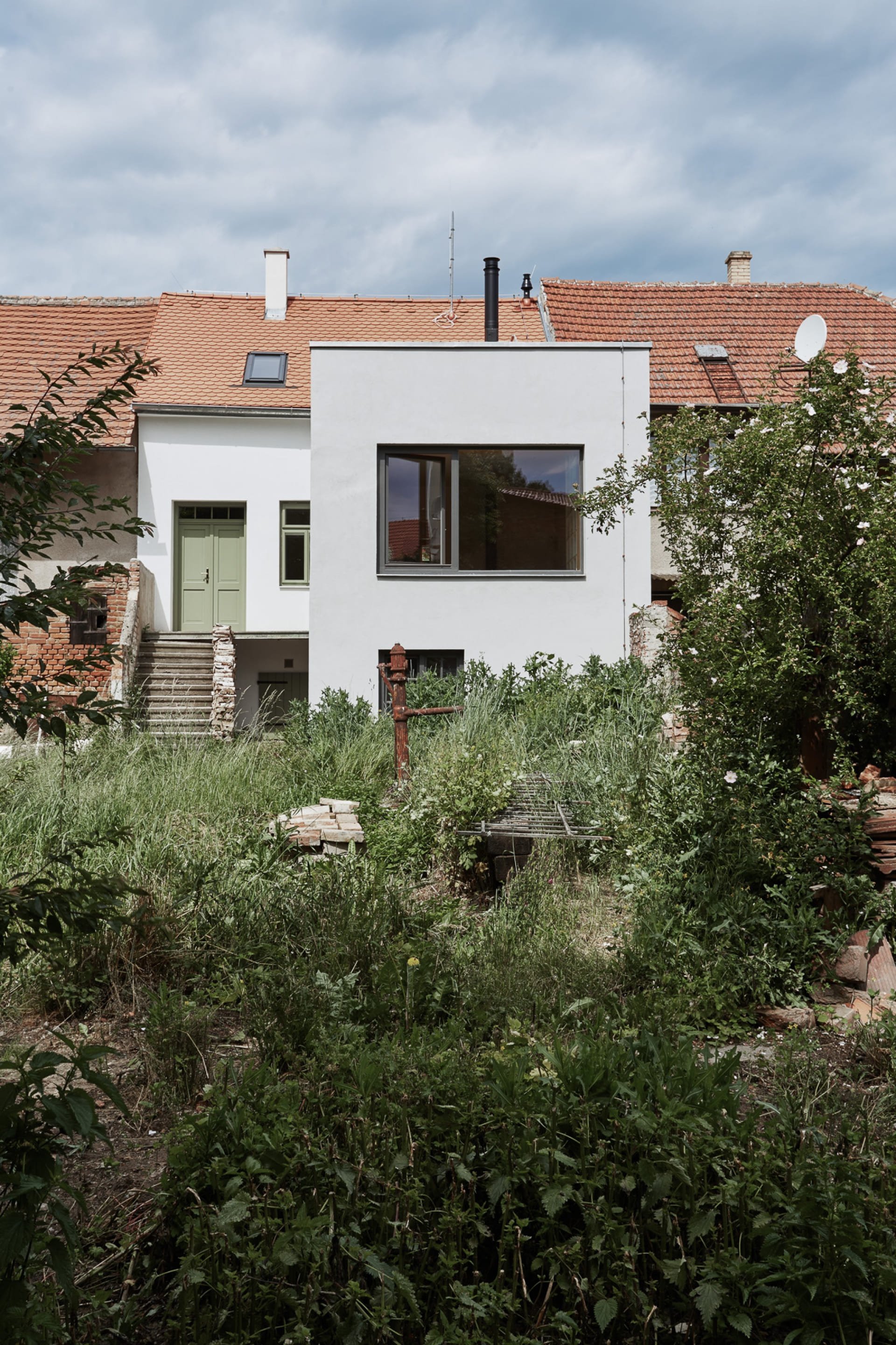 Velkorysá rekonstrukce řadového domku s nízkým rozpočtem