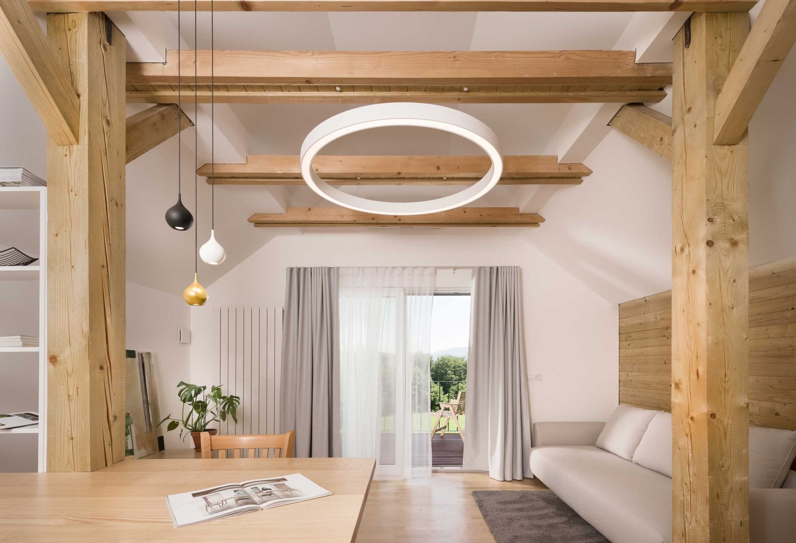 Vzdušné bydlení v objetí dřeva