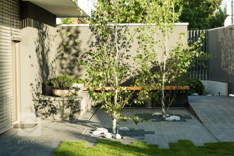 Zahrada plná barev po celý rok