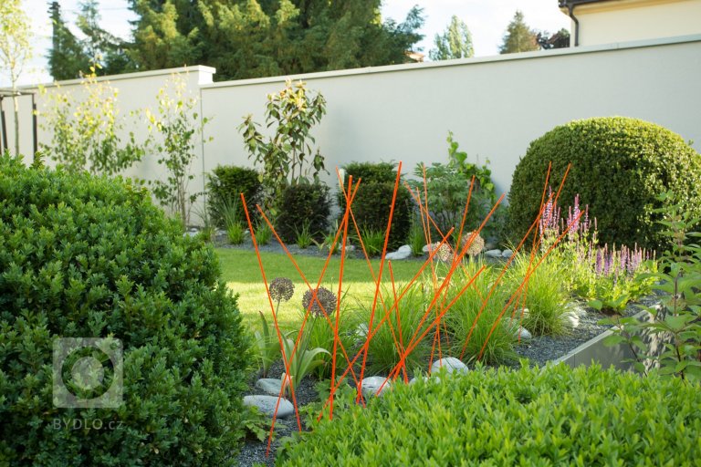 Zahrada plná barev po celý rok