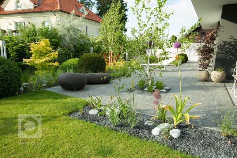 Zahrada plná barev po celý rok