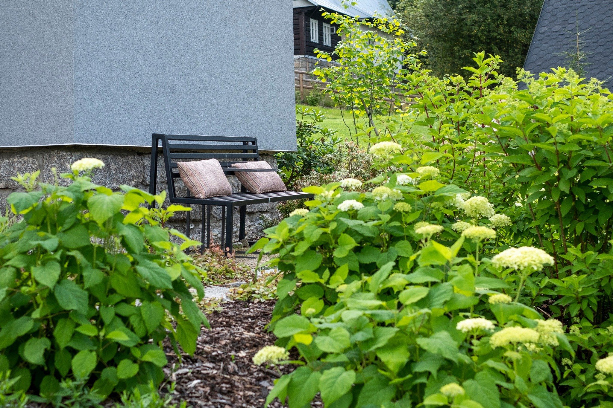 Zahrada zvolna přecházející do krajiny