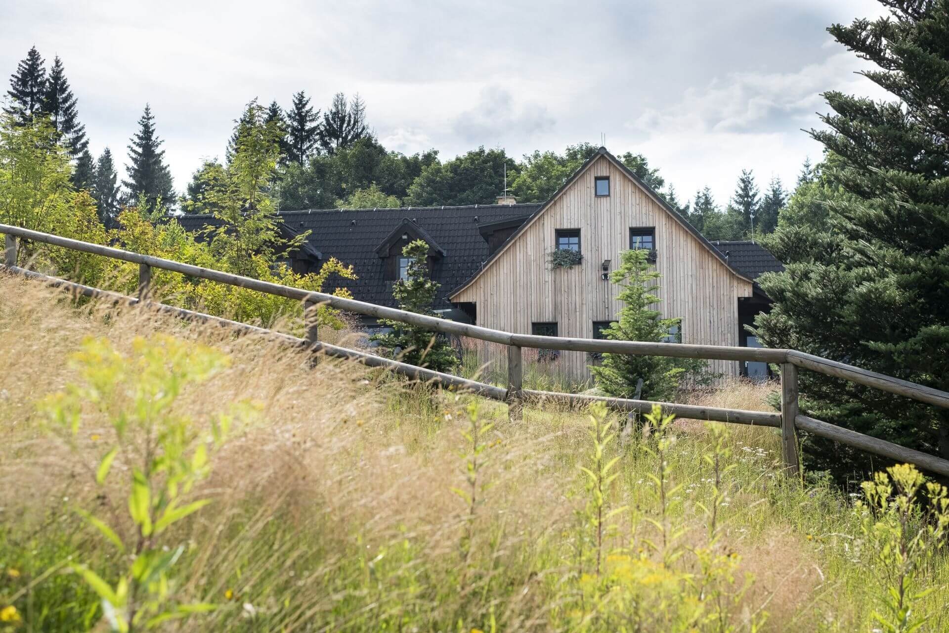 Zahrada zvolna přecházející do krajiny