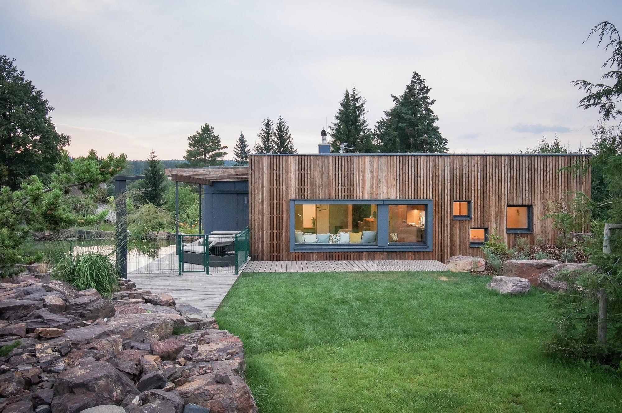 Zahradní dům u jezírka