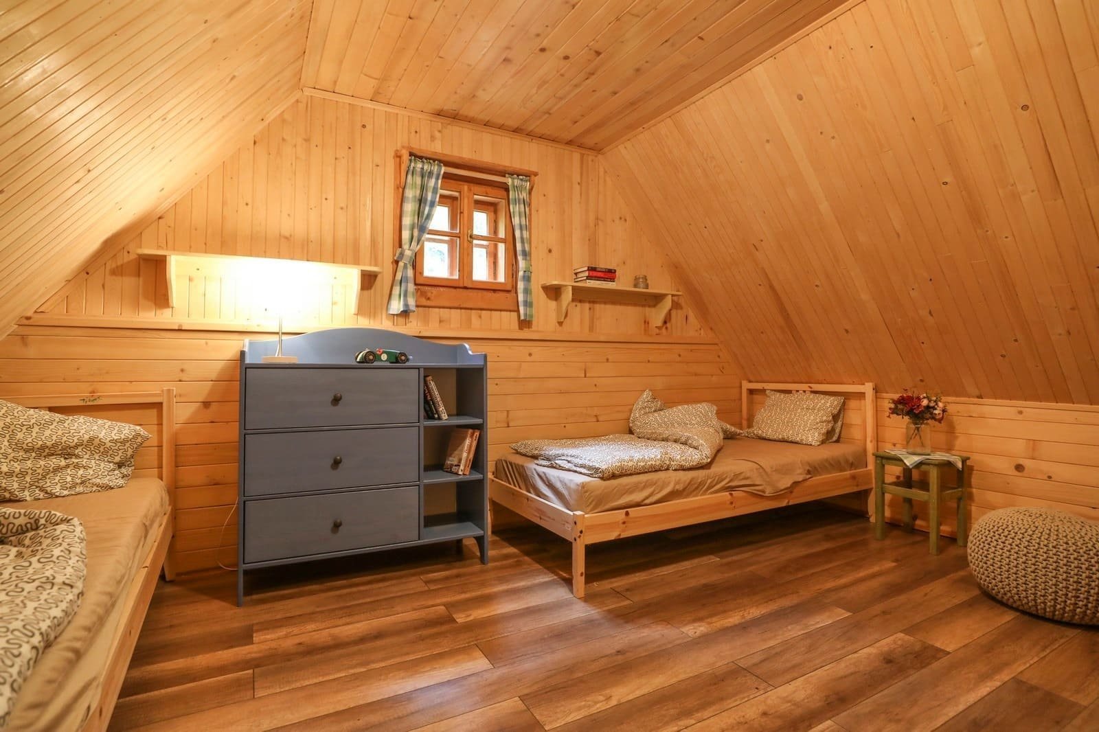 Chaloupka, která klame vzhledem, neuvěříte, že jde o novostavbu!