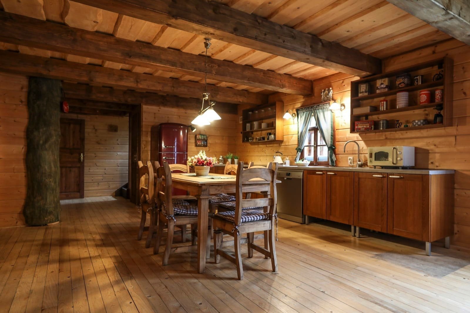 Chaloupka, která klame vzhledem, neuvěříte, že jde o novostavbu!