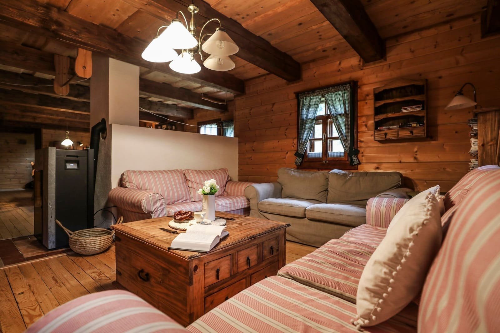 Chaloupka, která klame vzhledem, neuvěříte, že jde o novostavbu!